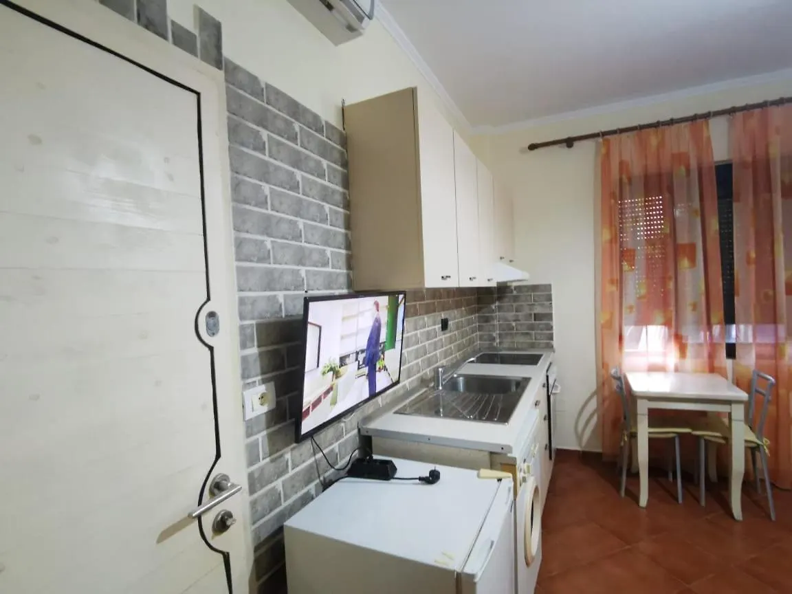 Lovely Appartament 1-B Tirana Albania